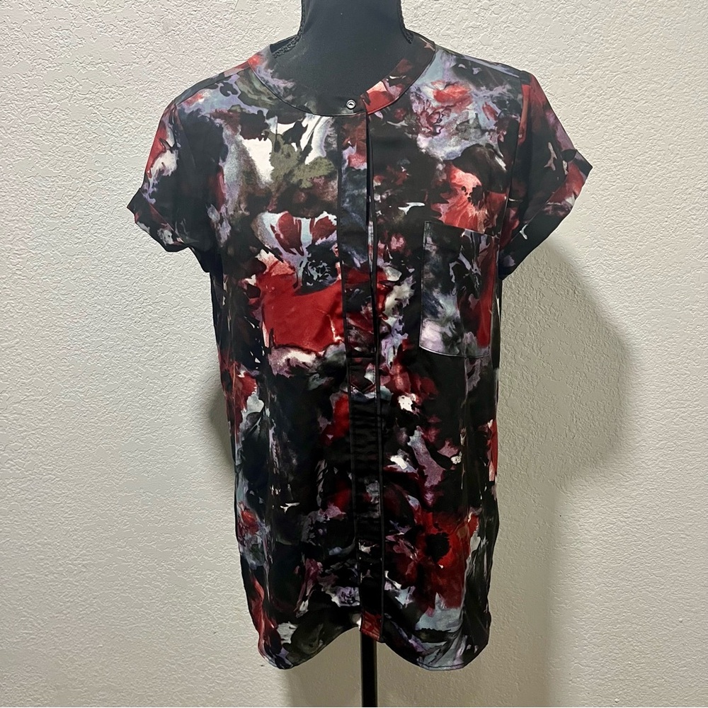 Simply Vera Vera Wang Black and Red Popover Buttoned Blouse with Short Sleeves
